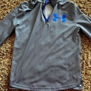 Boys Under Armour quarter zip shirt, youth medium